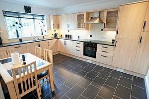 Kitchen / Diner- click for photo gallery